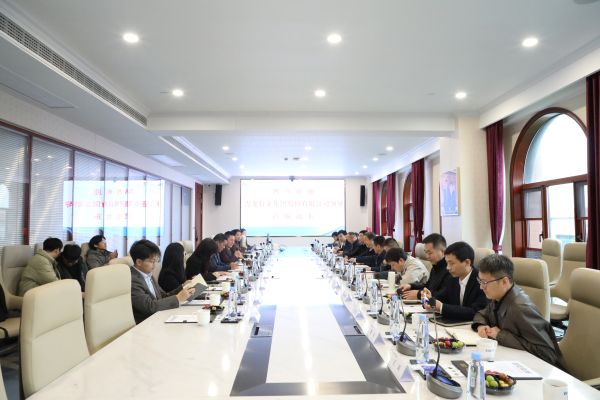 青龍管業(yè)集團(tuán)黨委書記陳家興率隊到訪遠(yuǎn)東